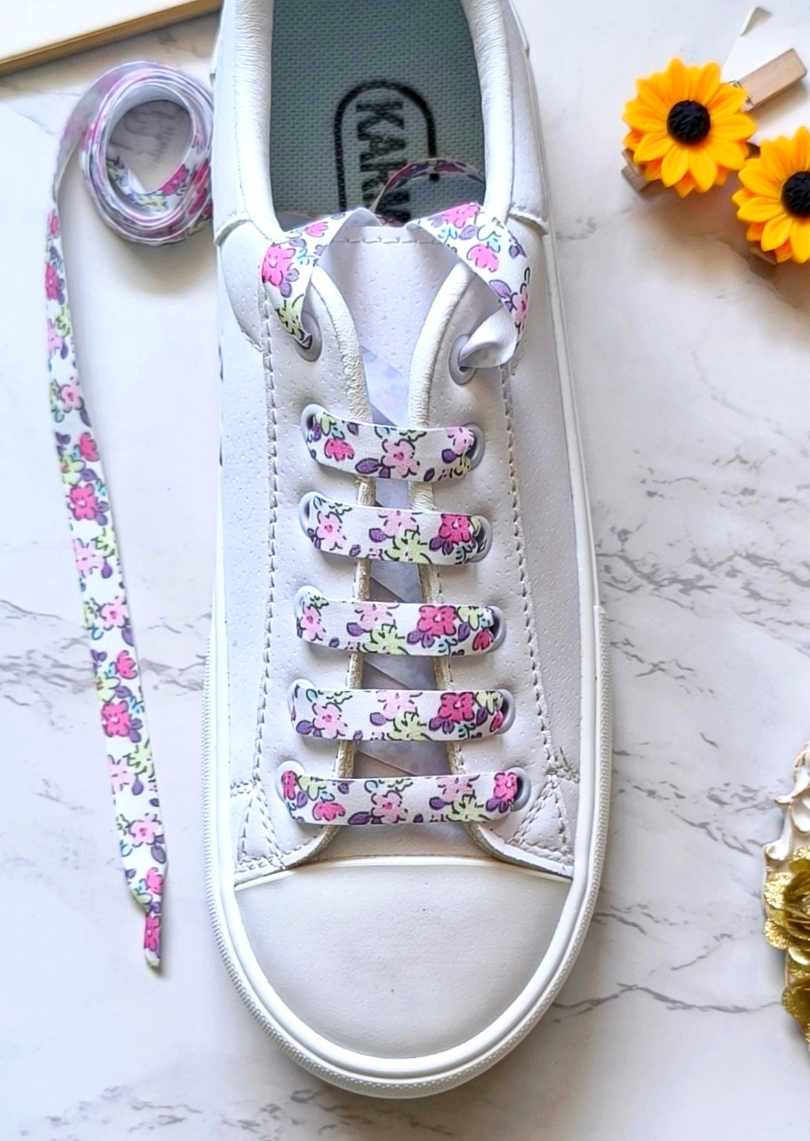 بند کفش خاص و اسپرت و فانتزی زنانه و دخترانه مناسب برای هدیه دادن.