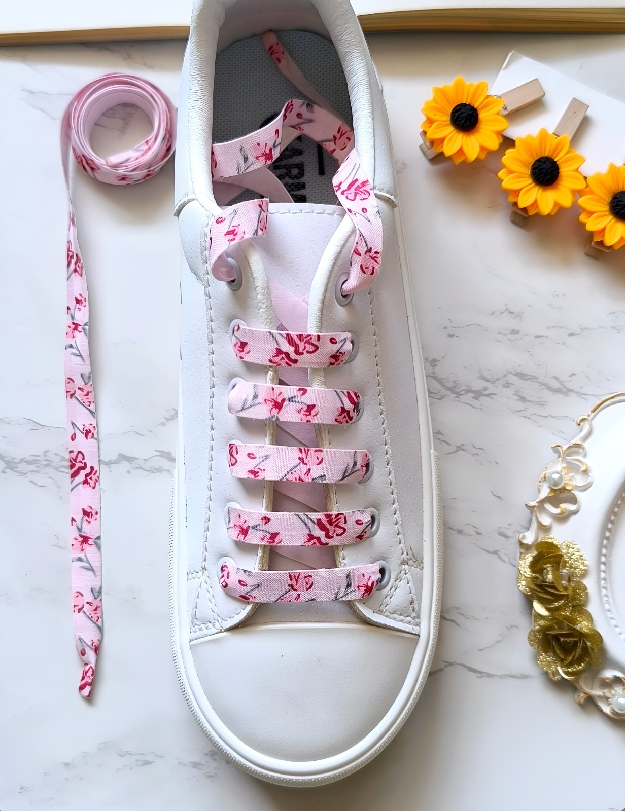 بند کفش اسپرت و فانتزی زنانه و دخترانه مناسب هدیه دادن