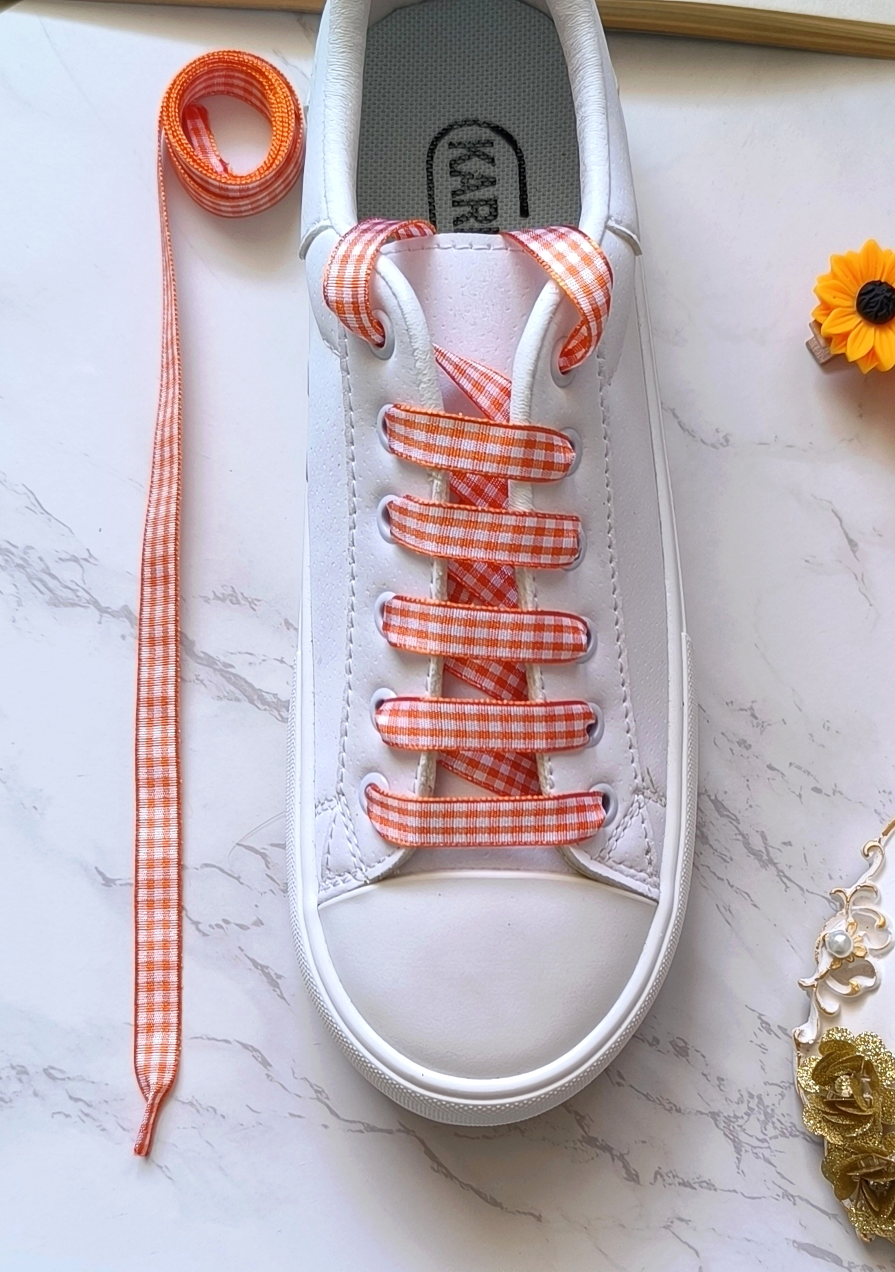 بند کفش اسپرت و فانتزی زنانه و دخترانه مناسب هدیه دادن  .