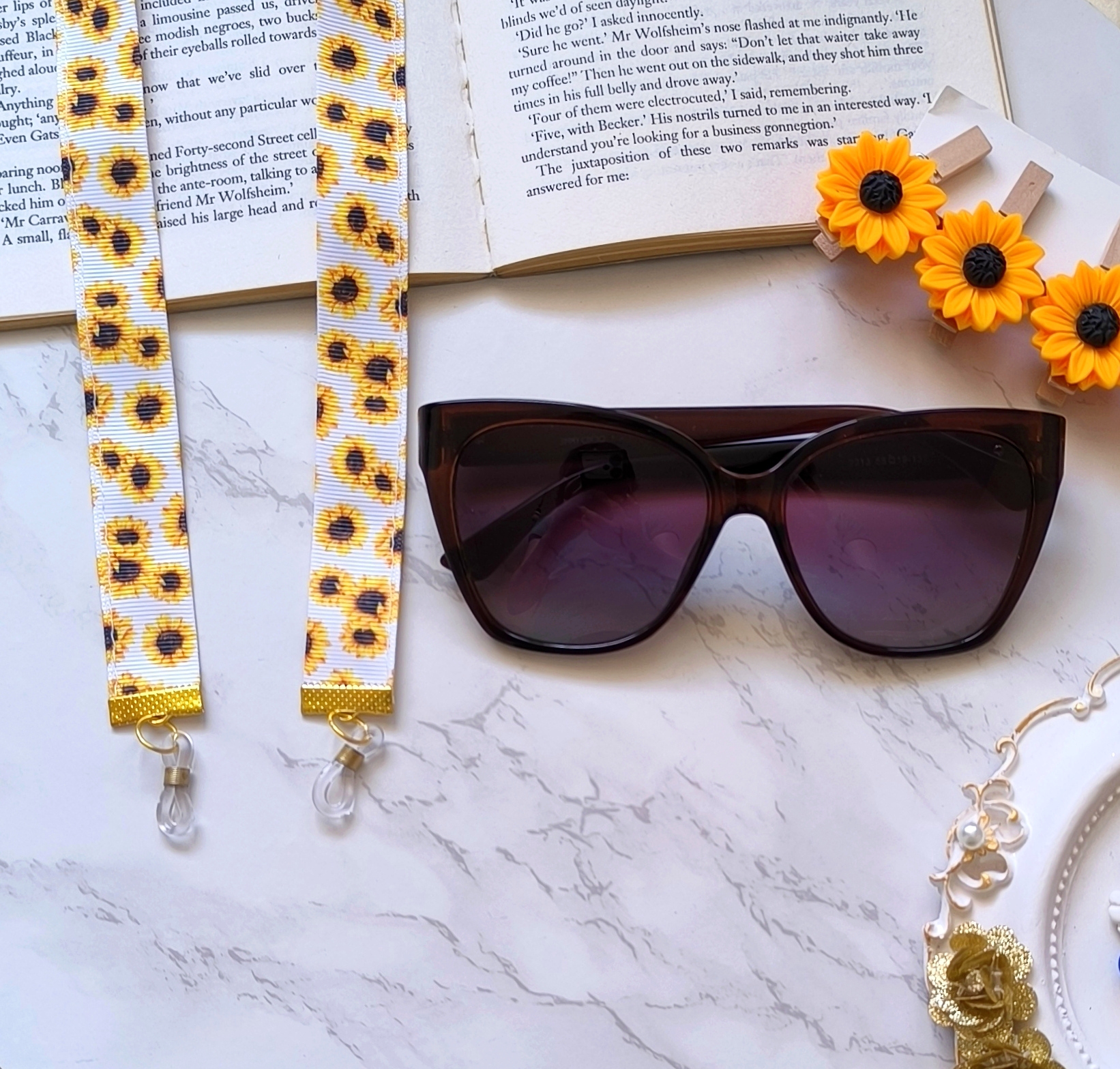 بند عینک شیک و فانتزی و خاص زنانه و دخترانه مناسب هدیه دادن