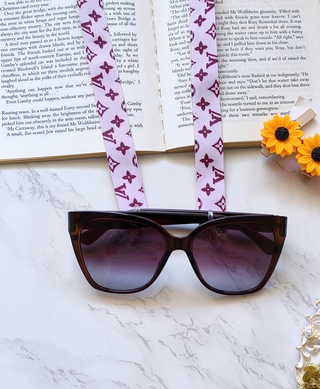 بند عینک شیک و فانتزی و خاص زنانه و دخترانه مناسب هدیه دادن