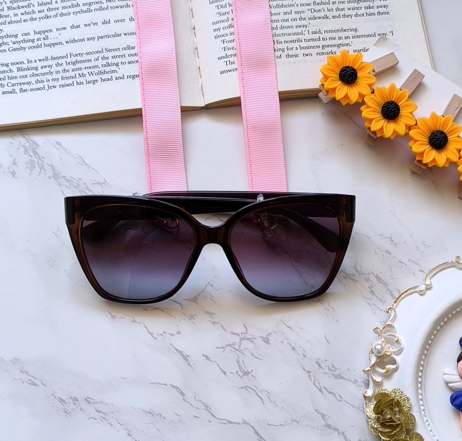 بند عینک شیک و فانتزی و خاص زنانه و دخترانه مناسب هدیه دادن