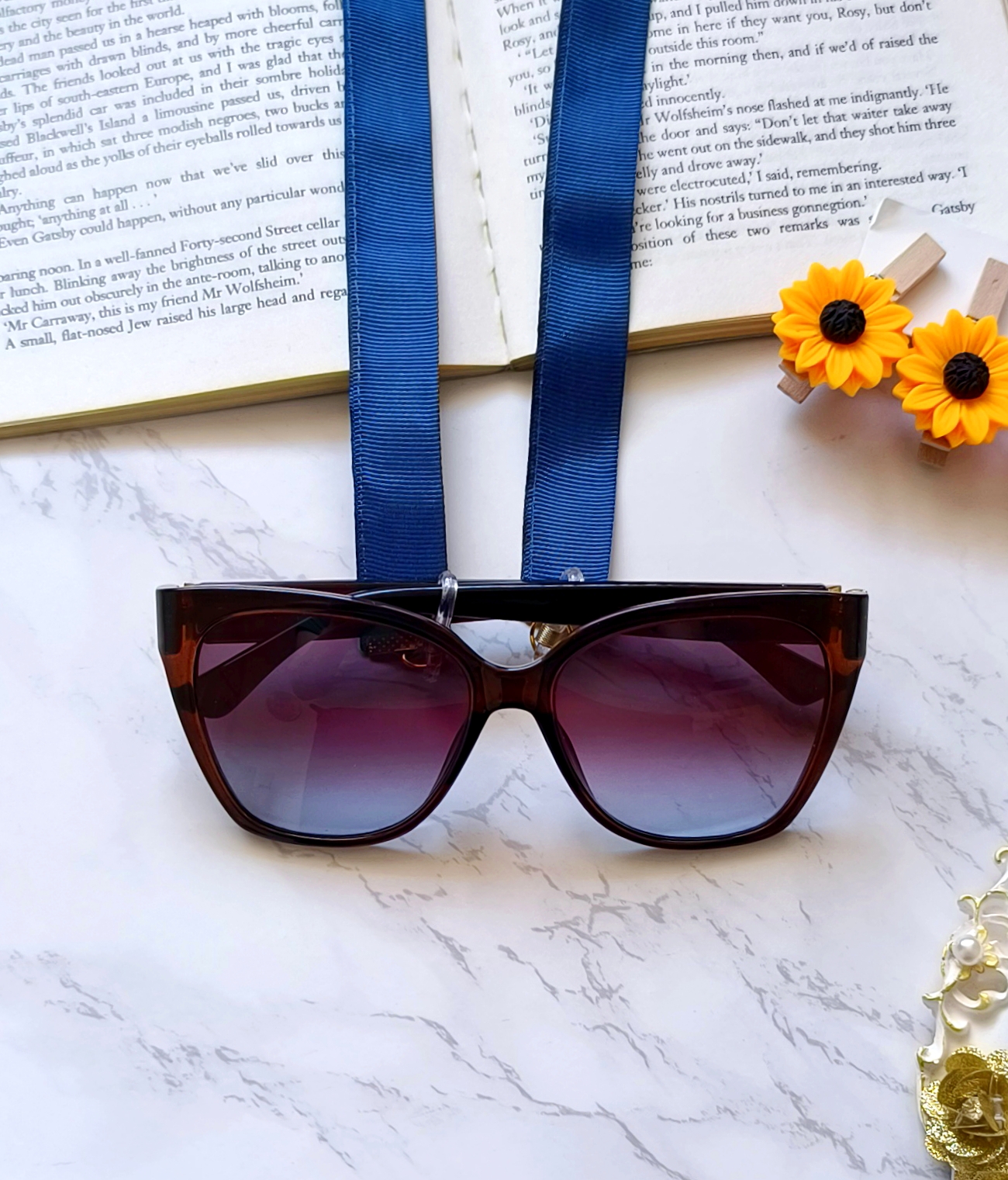 بند عینک شیک و فانتزی و خاص زنانه و دخترانه مناسب هدیه دادن.