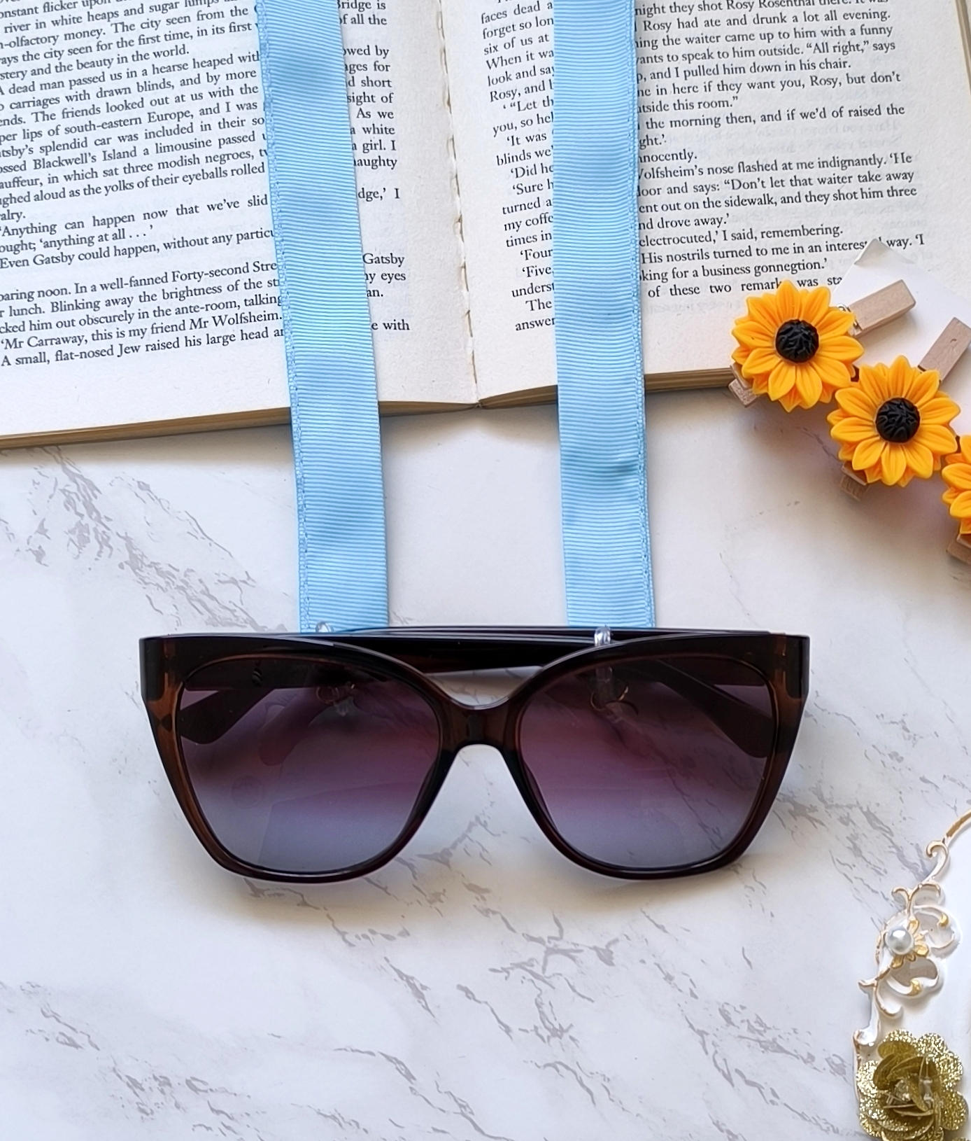 بند عینک شیک و فانتزی و خاص زنانه و دخترانه مناسب هدیه دادن .