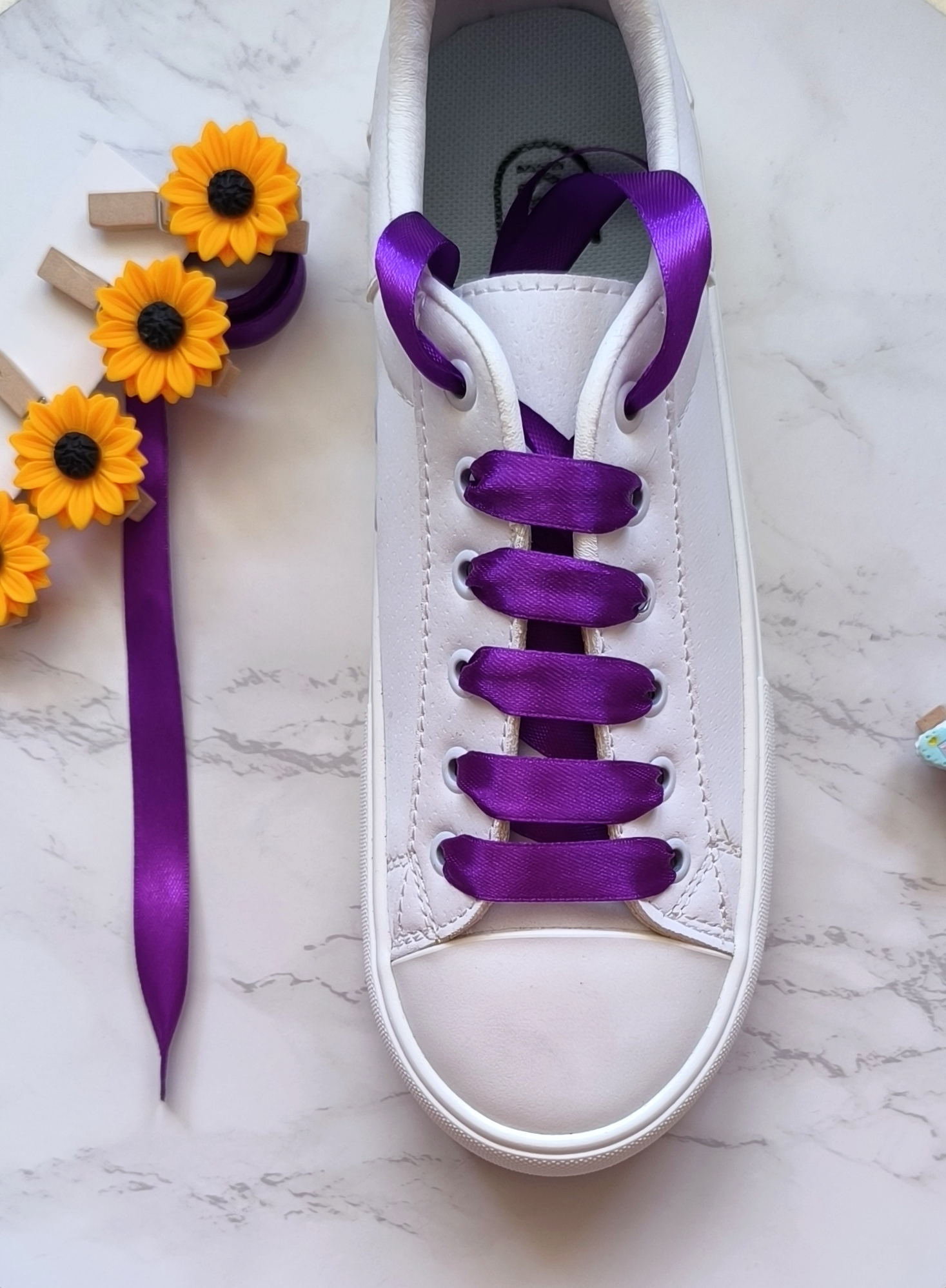 بند کفش اسپرت و فانتزی زنانه و دخترانه مناسب هدیه دادن.