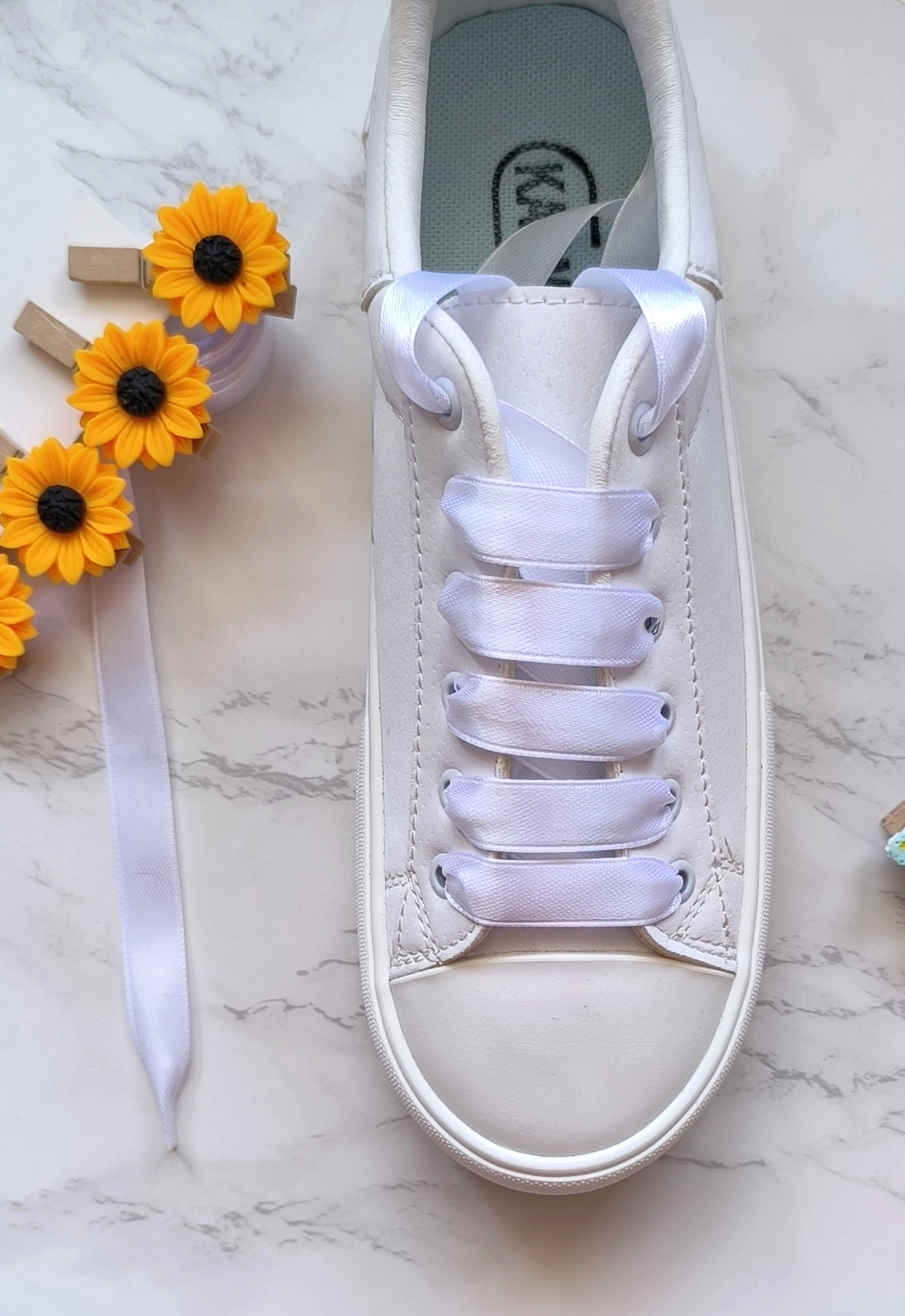 فروش عمده بند کفش اسپرت و فانتزی زنانه و دخترانه ارزان.