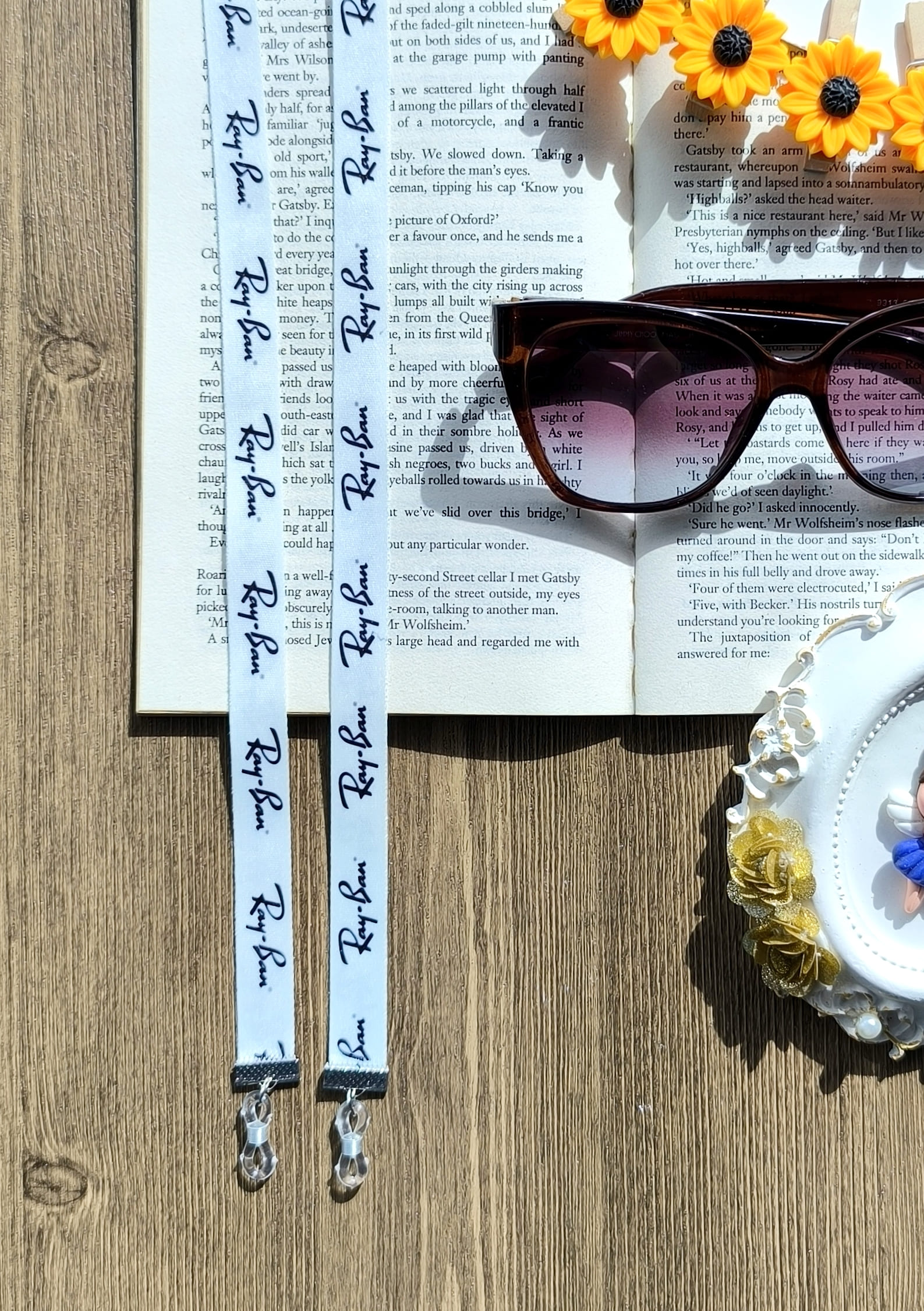 بند عینک شیک و فانتزی و خاص زنانه و دخترانه مناسب هدیه دادن..