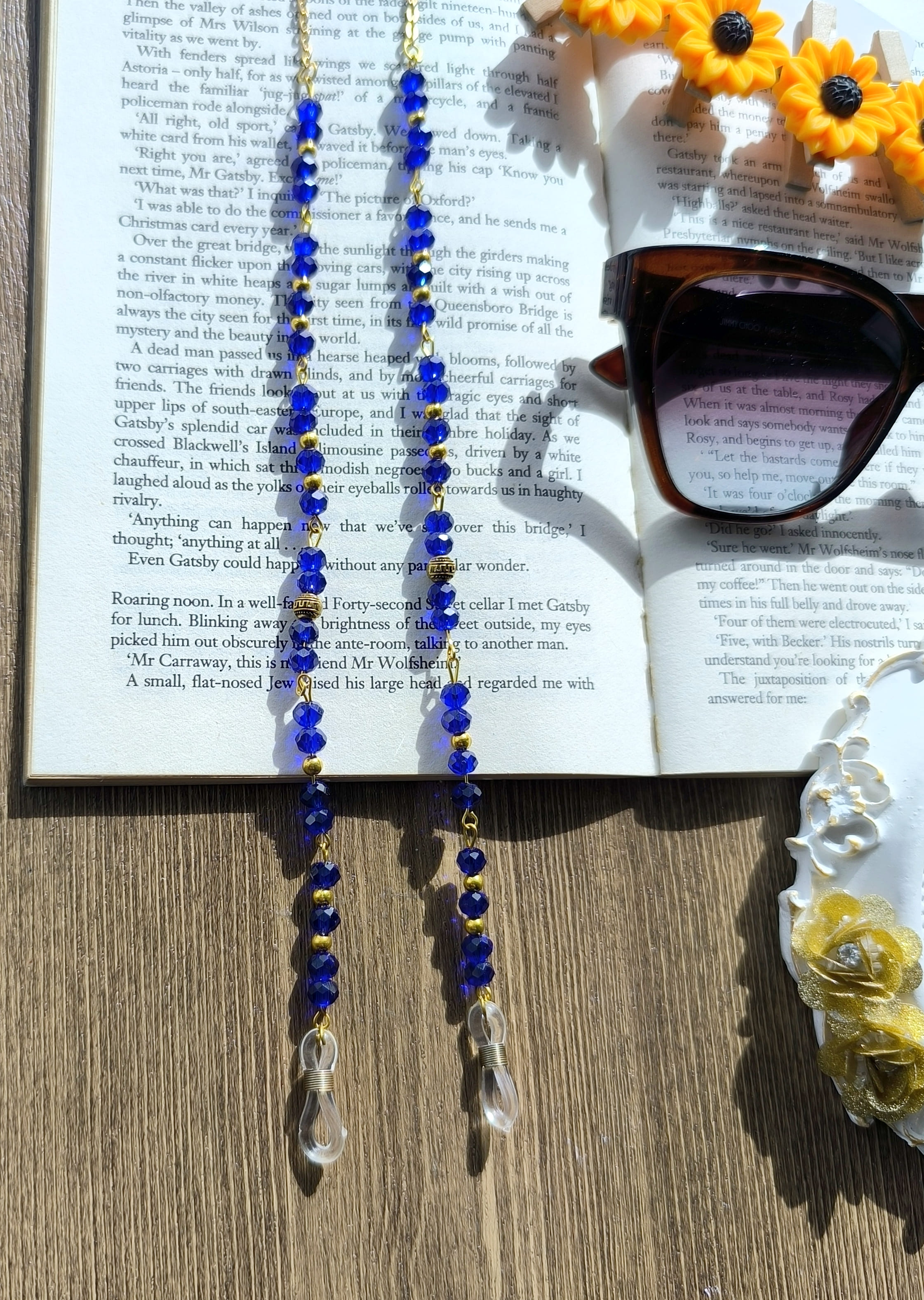 بند عینک شیک و فانتزی و خاص زنانه و دخترانه مناسب هدیه دادن .