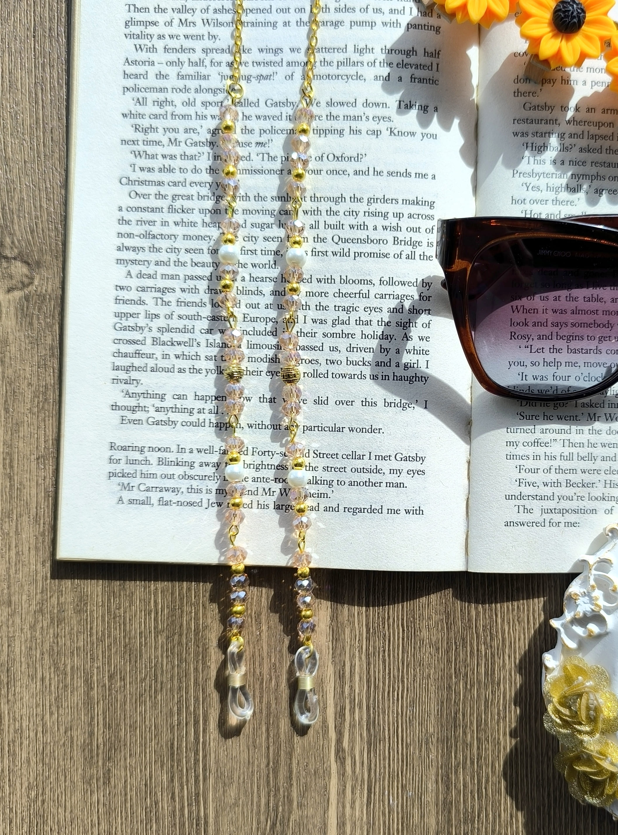 بند عینک شیک و فانتزی و خاص زنانه و دخترانه مناسب هدیه دادن .......