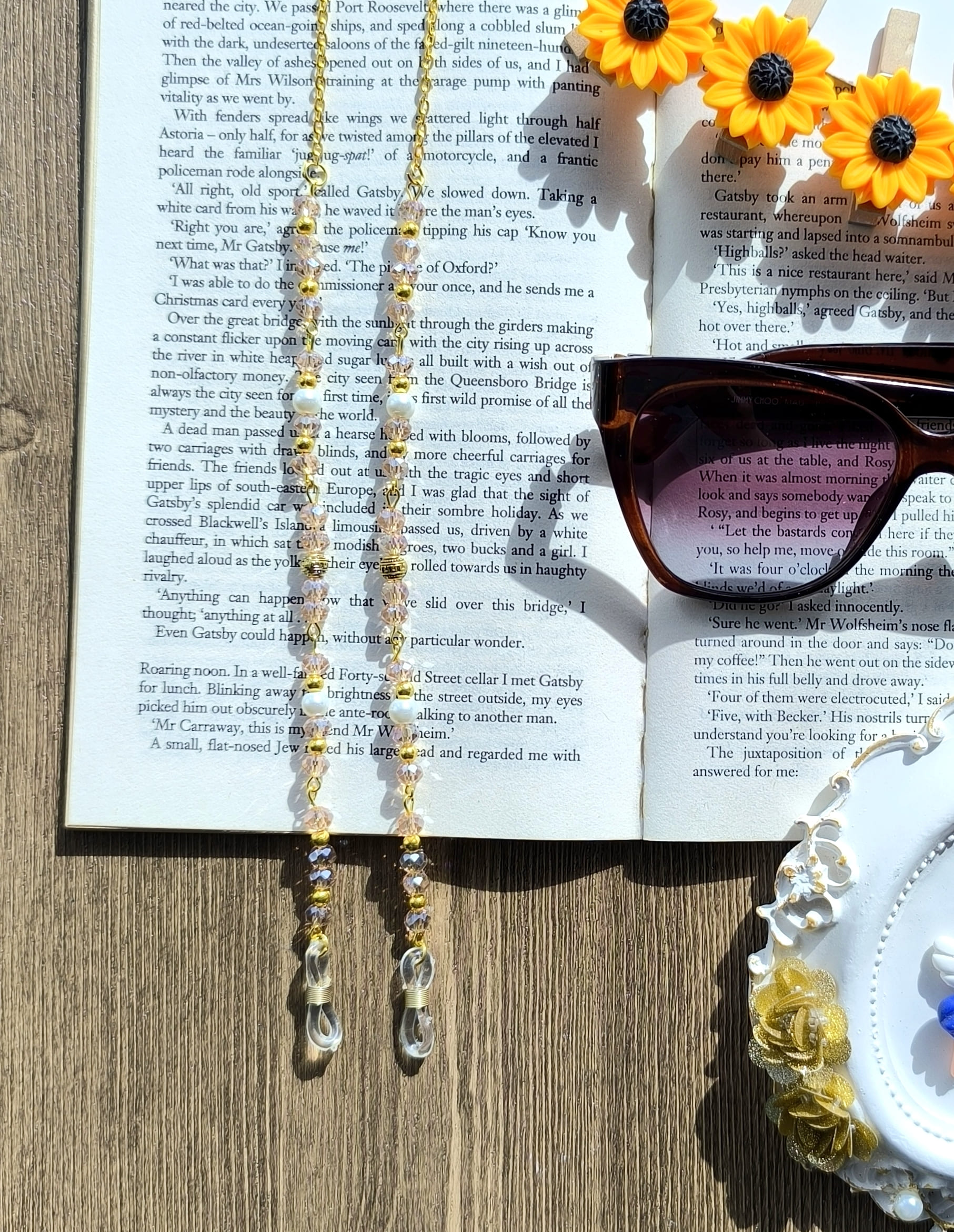 بند عینک شیک و فانتزی و خاص زنانه و دخترانه مناسب هدیه دادن .....