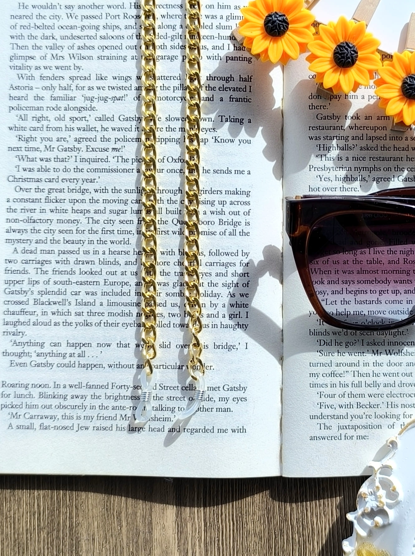 بند عینک شیک و فانتزی و خاص زنانه و دخترانه مناسب هدیه دادن..