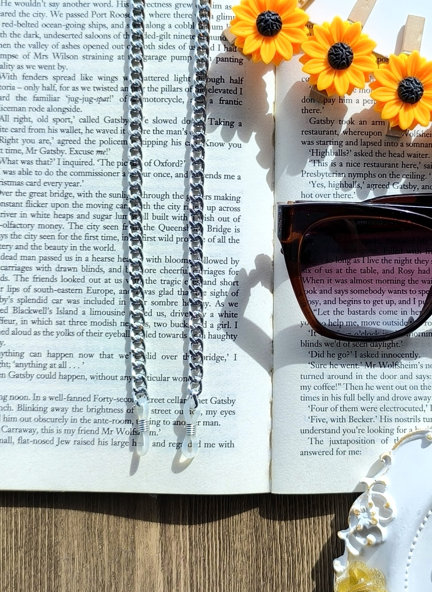 بند عینک شیک و فانتزی و خاص زنانه و دخترانه مناسب هدیه دادن.....