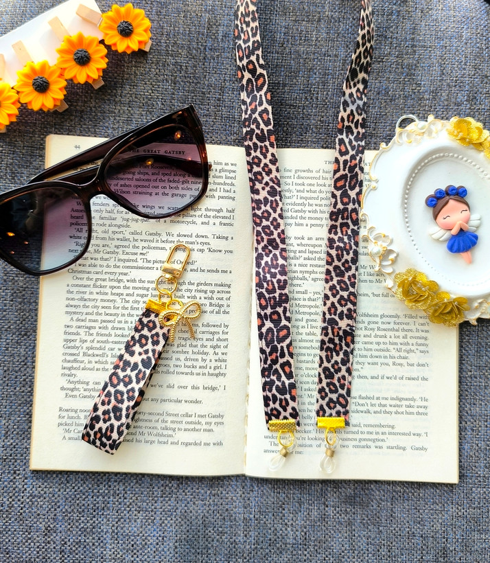 ست فانتزی بند عینک و جاسوییچی و جاکلیدی زنانه و دخترانه مناسب هدیه دادن .