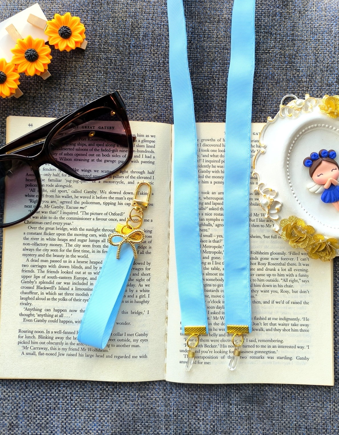 ست فانتزی بند عینک و جاسوییچی و جاکلیدی زنانه و دخترانه مناسب هدیه دادن .