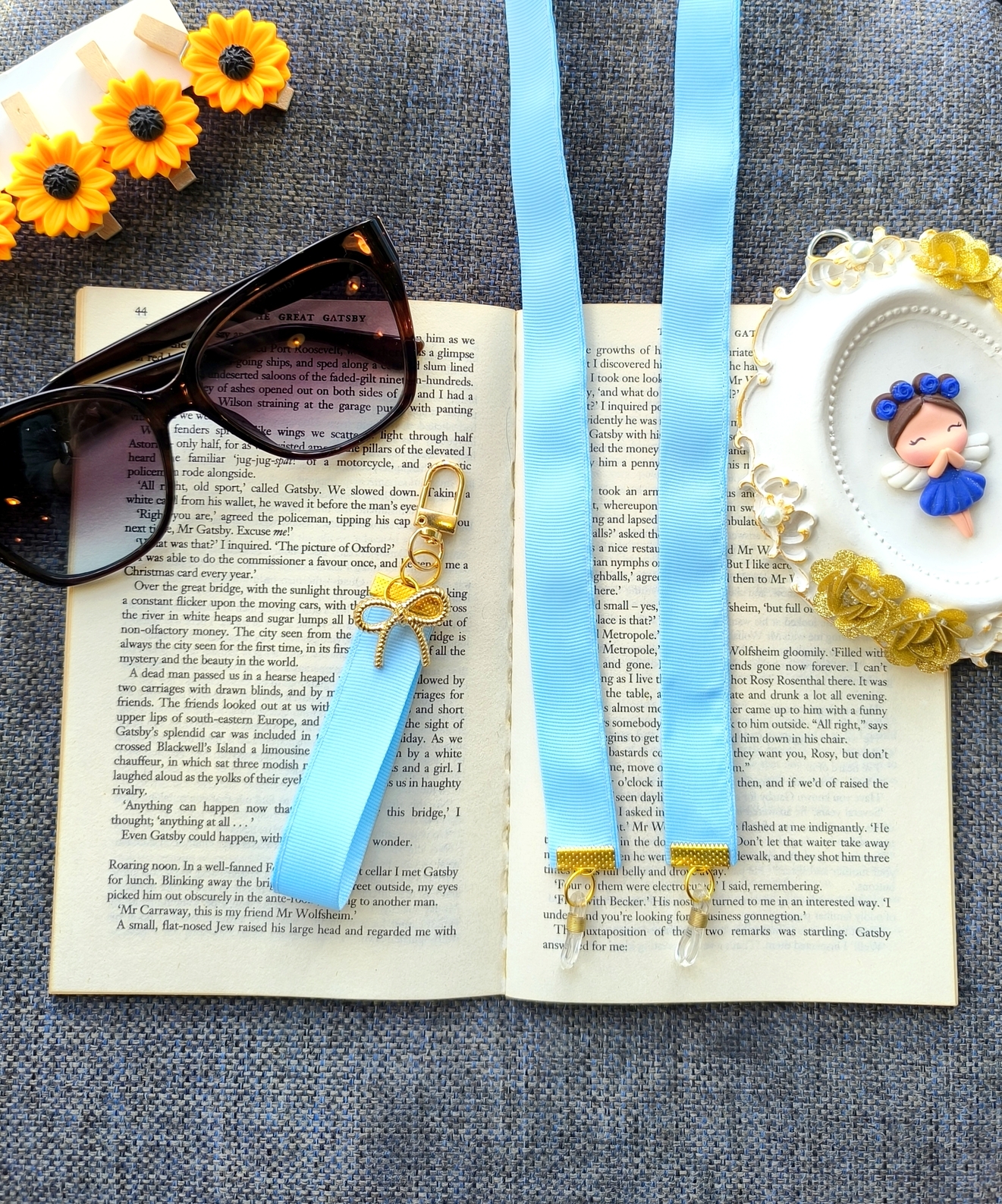 ست فانتزی بند عینک و جاسوییچی و جاکلیدی زنانه و دخترانه مناسب هدیه دادن..