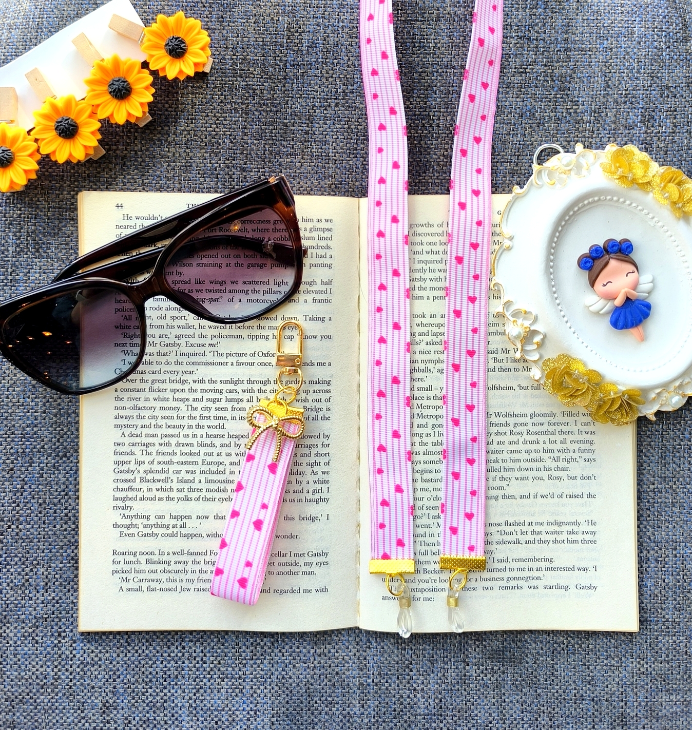 ست فانتزی بند عینک و جاسوییچی و جاکلیدی زنانه و دخترانه مناسب هدیه دادن