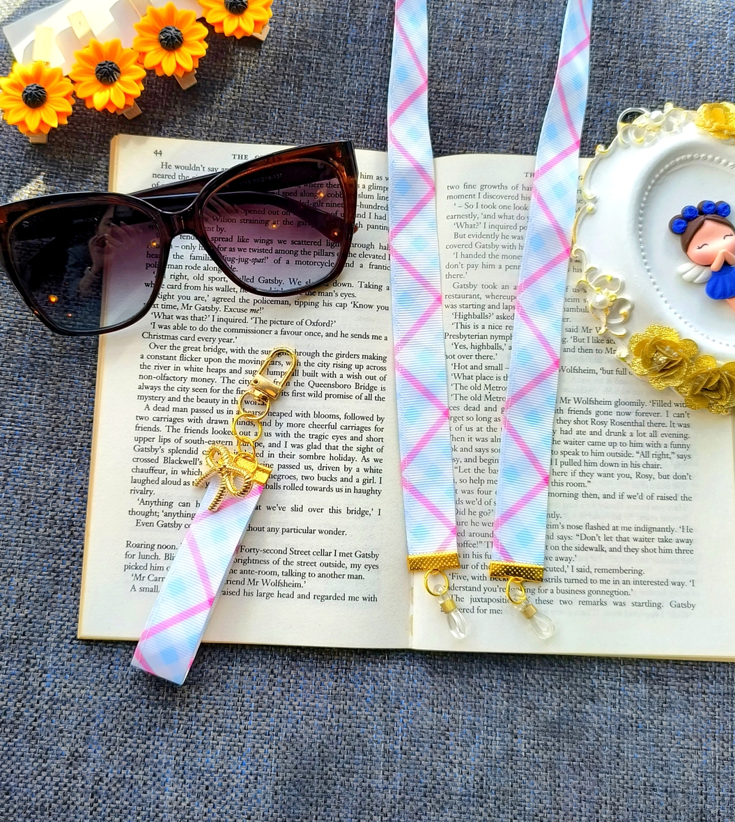 ست فانتزی بند عینک و جاسوییچی و جاکلیدی زنانه و دخترانه مناسب هدیه دادن .