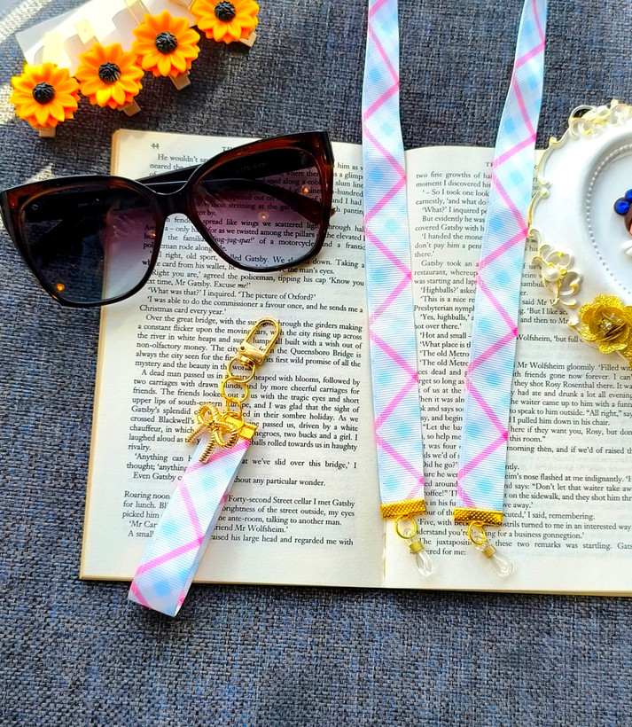 ست فانتزی بند عینک و جاسوییچی و جاکلیدی زنانه و دخترانه مناسب هدیه دادن