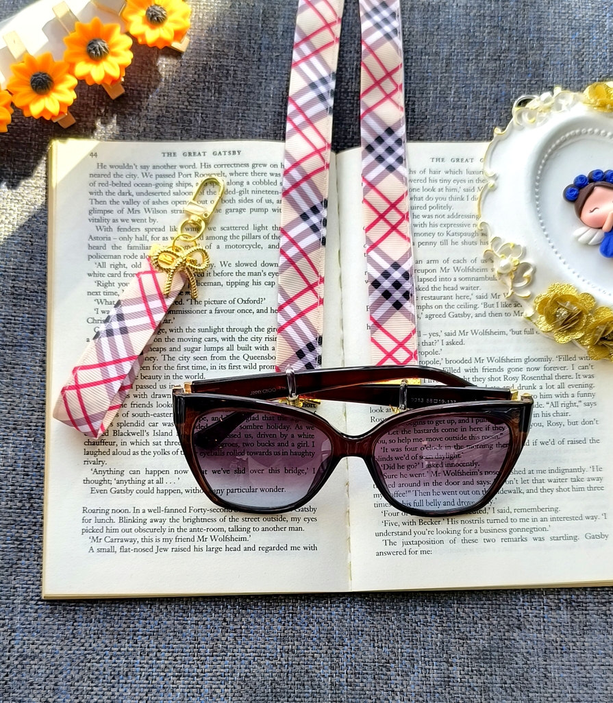 ست فانتزی بند عینک و جاسوییچی و جاکلیدی زنانه و دخترانه مناسب هدیه دادن