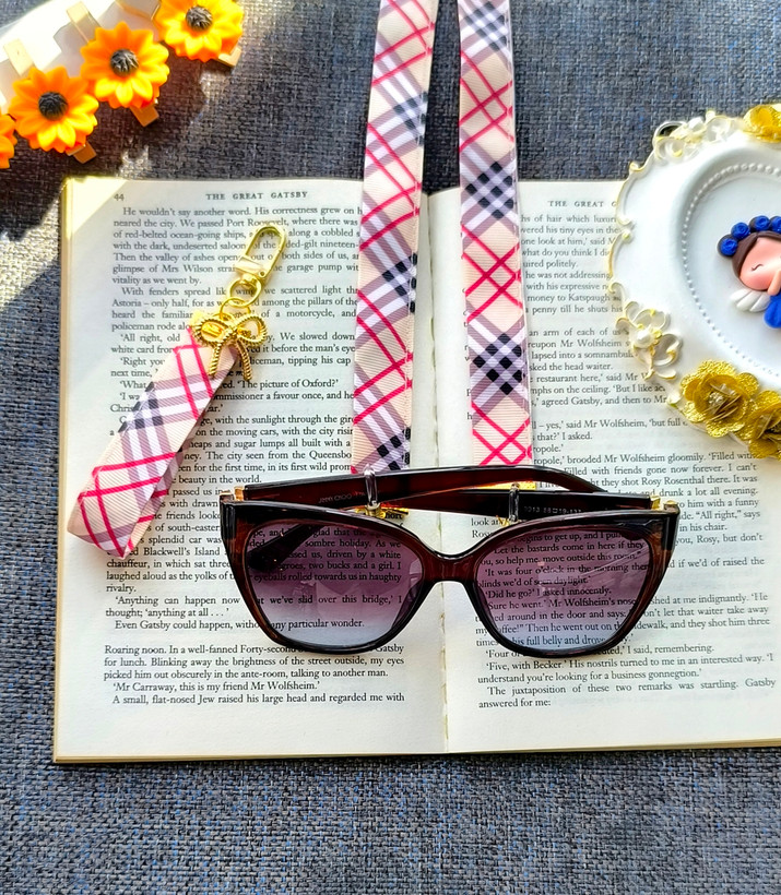 ست فانتزی بند عینک و جاسوییچی و جاکلیدی زنانه و دخترانه مناسب هدیه دادن