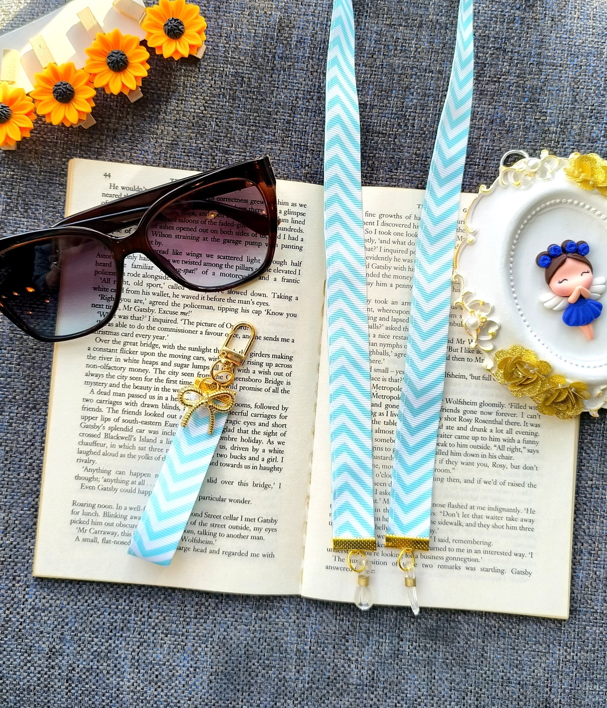 ست فانتزی بند عینک و جاسوییچی و جاکلیدی زنانه و دخترانه مناسب هدیه دادن