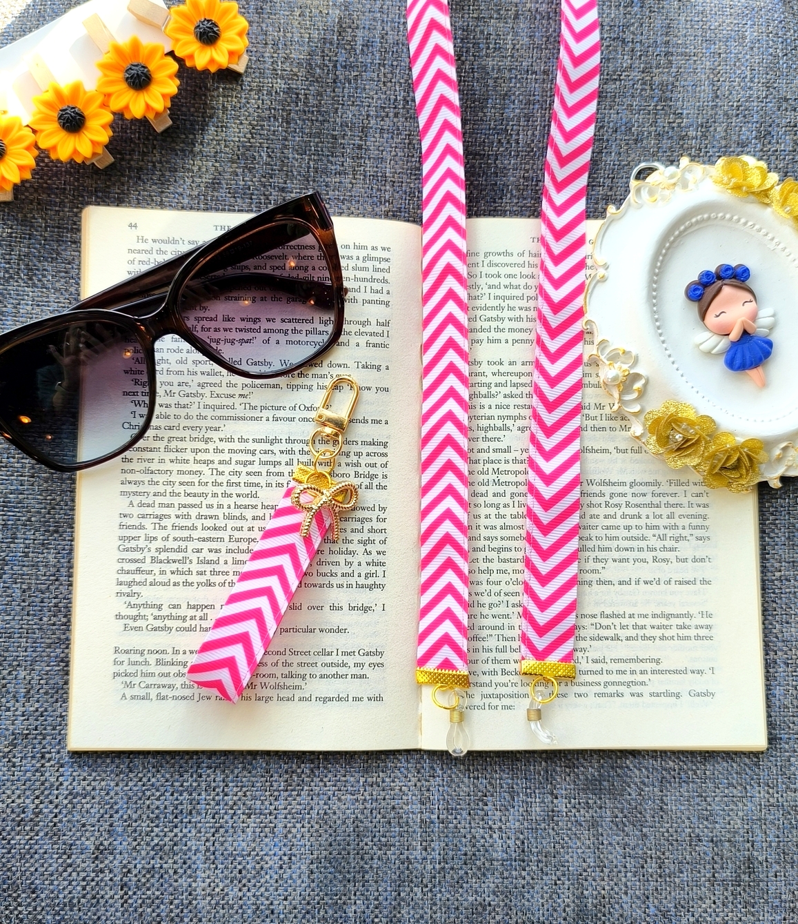 ست فانتزی بند عینک و جاسوییچی و جاکلیدی زنانه و دخترانه مناسب هدیه دادن