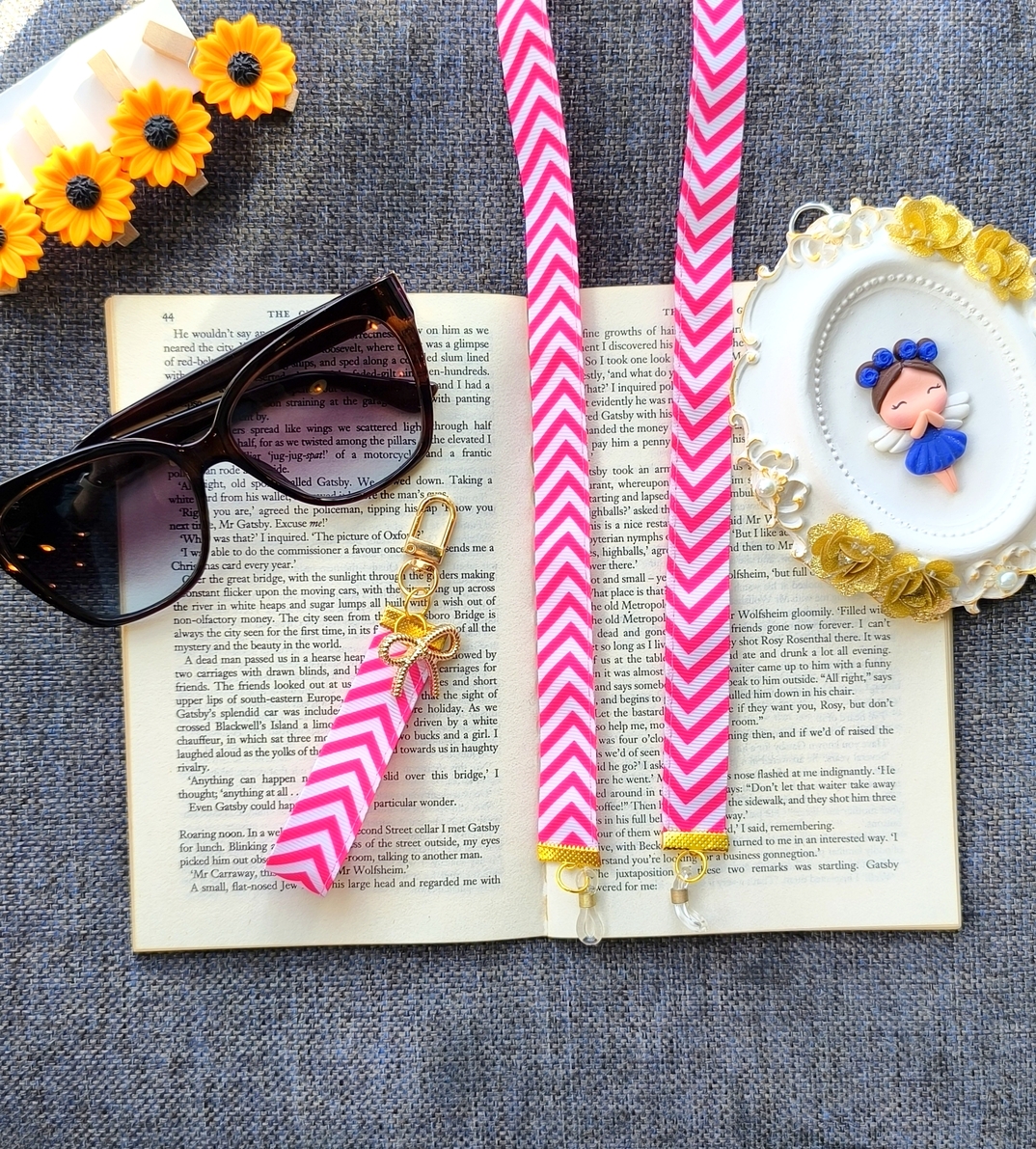 ست فانتزی بند عینک و جاسوییچی و جاکلیدی زنانه و دخترانه مناسب هدیه دادن .