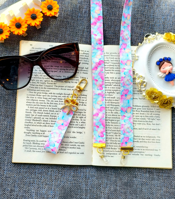 ست فانتزی بند عینک و جاسوییچی و جاکلیدی زنانه و دخترانه مناسب هدیه دادن