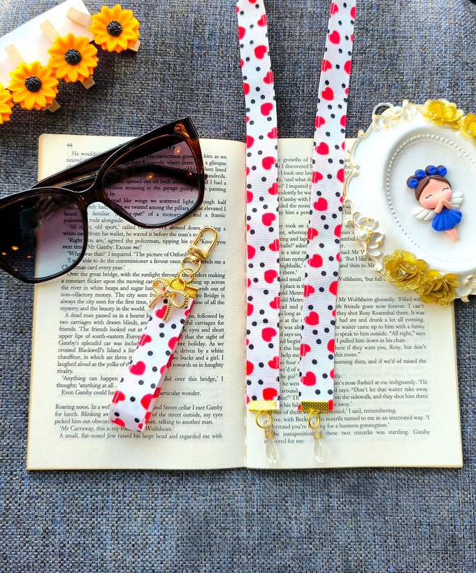 ست فانتزی بند عینک و جاسوییچی و جاکلیدی زنانه و دخترانه مناسب هدیه دادن