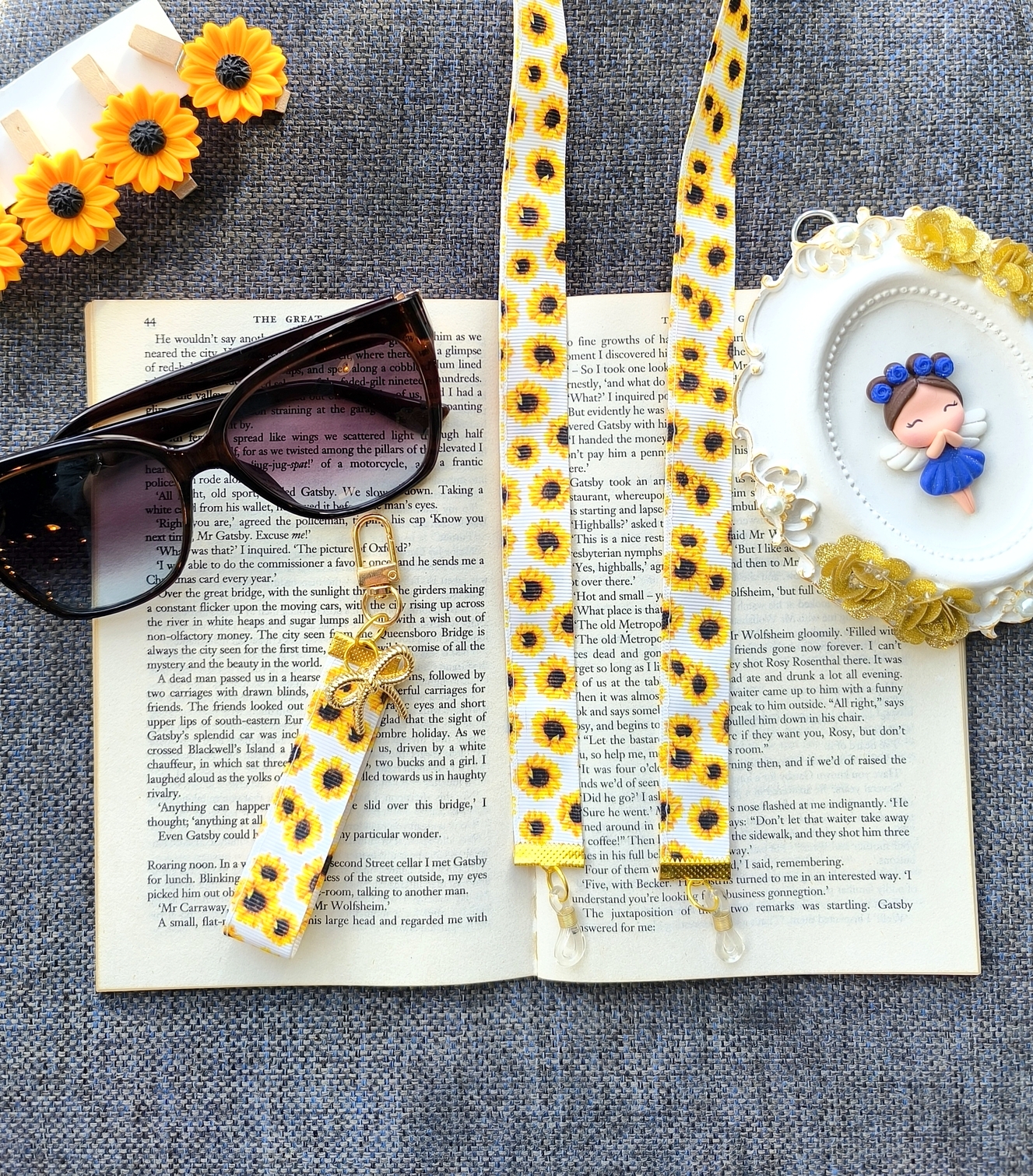 ست فانتزی بند عینک و جاسوییچی و جاکلیدی زنانه و دخترانه مناسب هدیه دادن .