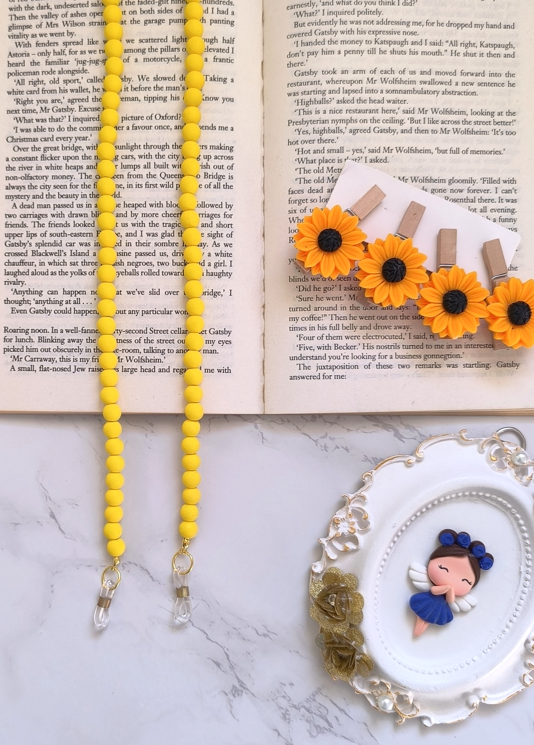 بند عینک شیک و فانتزی و خاص زنانه و دخترانه مناسب هدیه دادن .