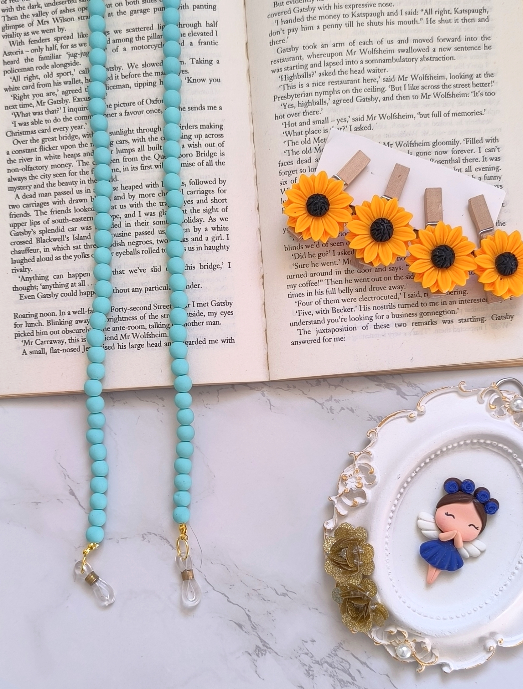 بند عینک شیک و فانتزی و خاص زنانه و دخترانه مناسب هدیه دادن..