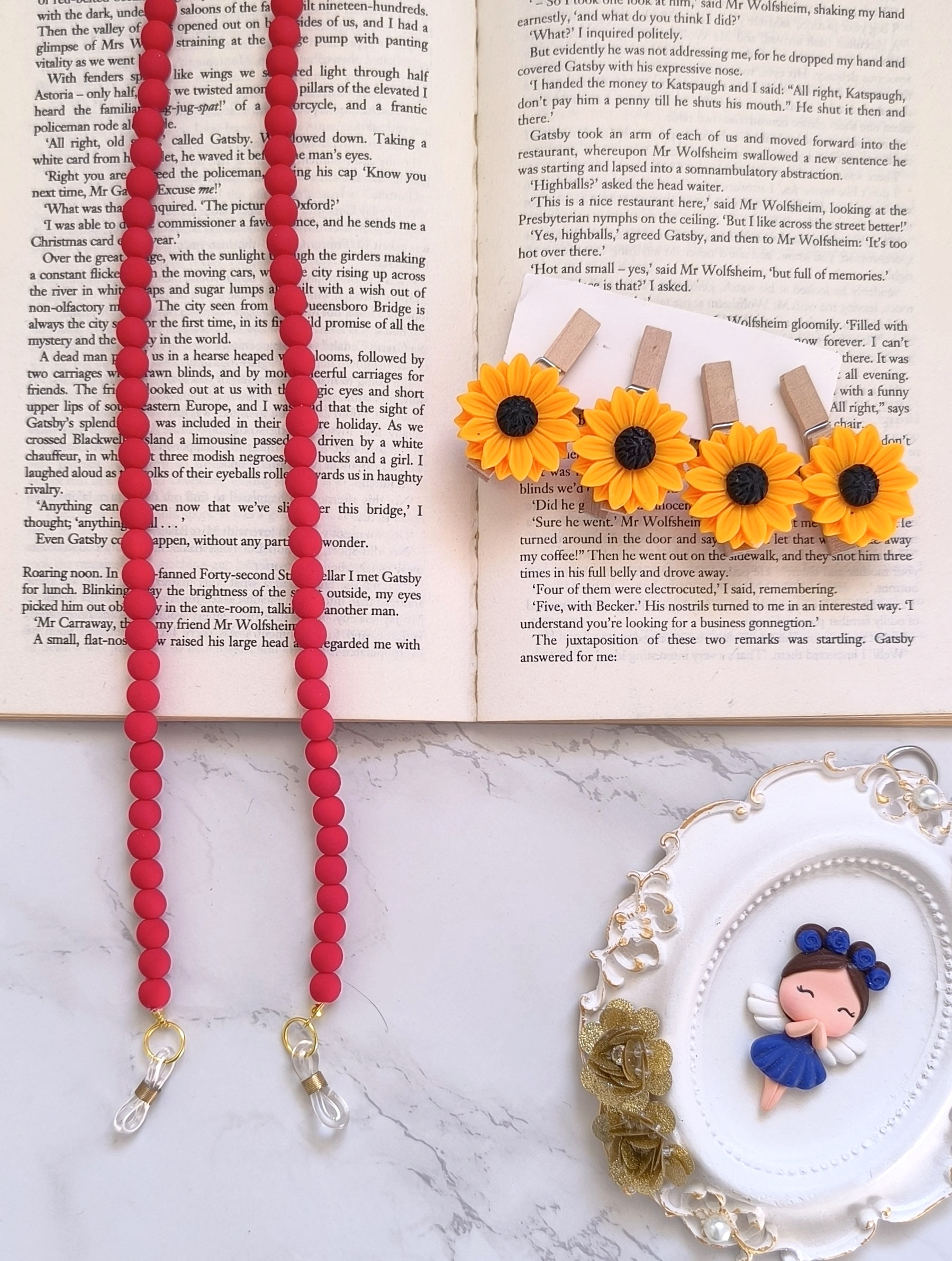 بند عینک شیک و فانتزی و خاص زنانه و دخترانه مناسب هدیه دادن.