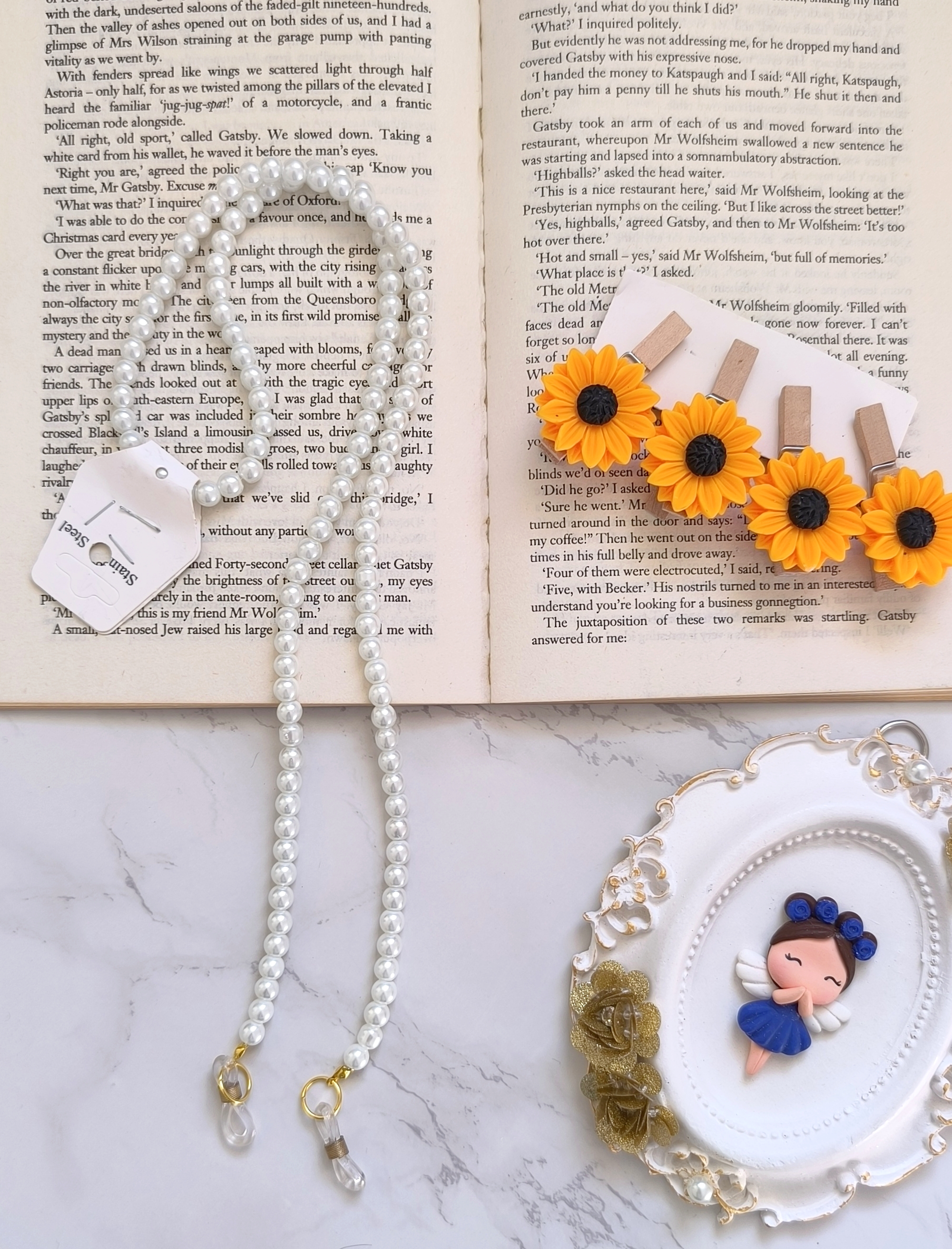 بند عینک شیک و فانتزی و خاص زنانه و دخترانه مناسب هدیه دادن.