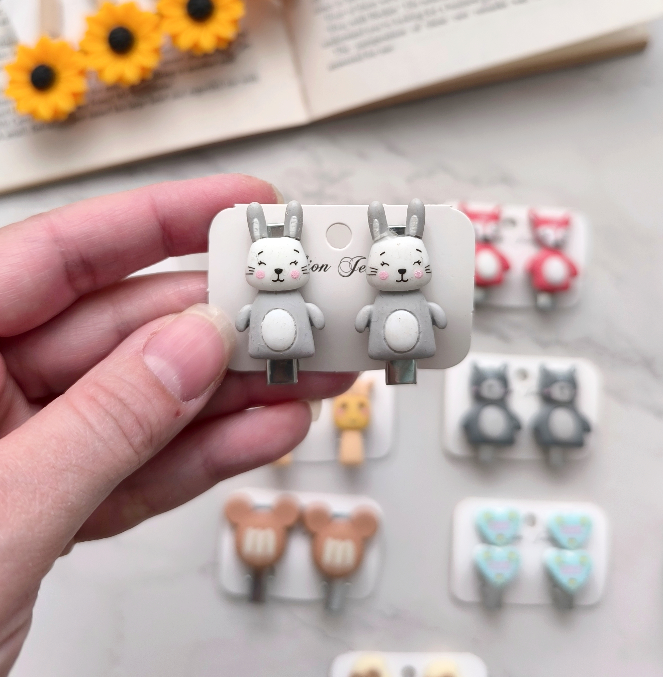 سنجاق سر انبری فانتزی و جذاب زنانه و دخترانه مناسب هدیه دادن.