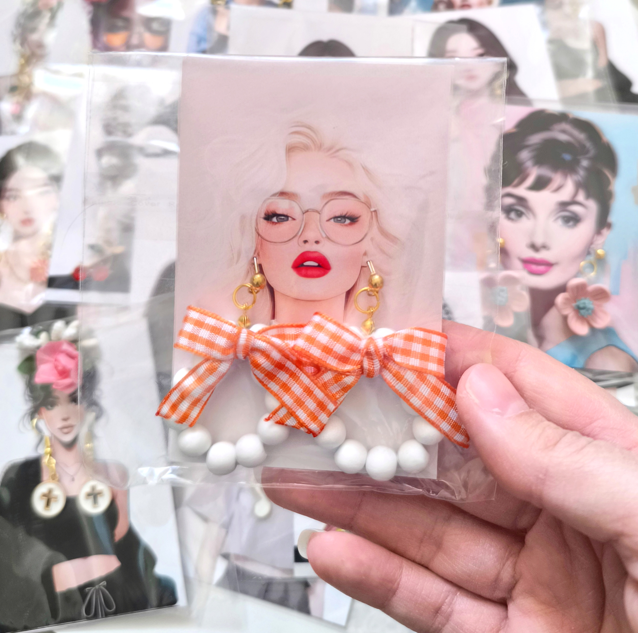 گوشواره فانتزی و جذاب زنانه و دخترانه مناسب هدیه دادن.