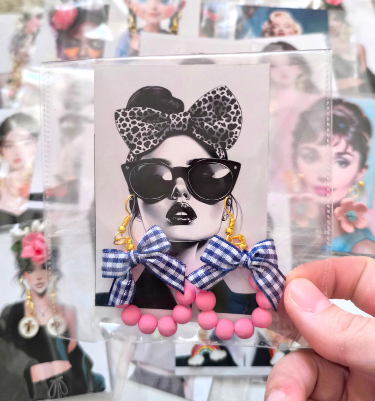 گوشواره فانتزی و جذاب زنانه و دخترانه مناسب هدیه دادن