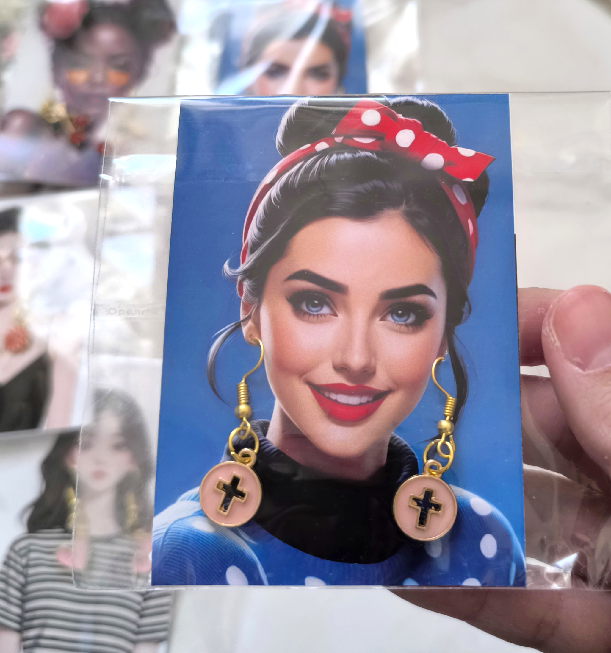 گوشواره فانتزی و جذاب زنانه و دخترانه مناسب هدیه دادن  ...