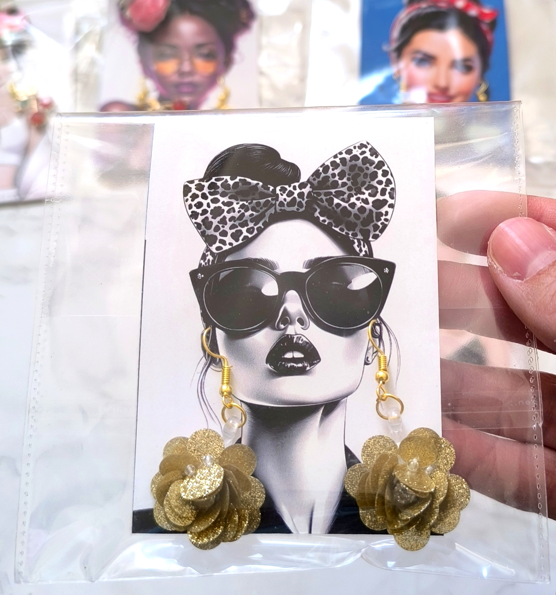 گوشواره فانتزی و جذاب زنانه و دخترانه مناسب هدیه دادن  ....