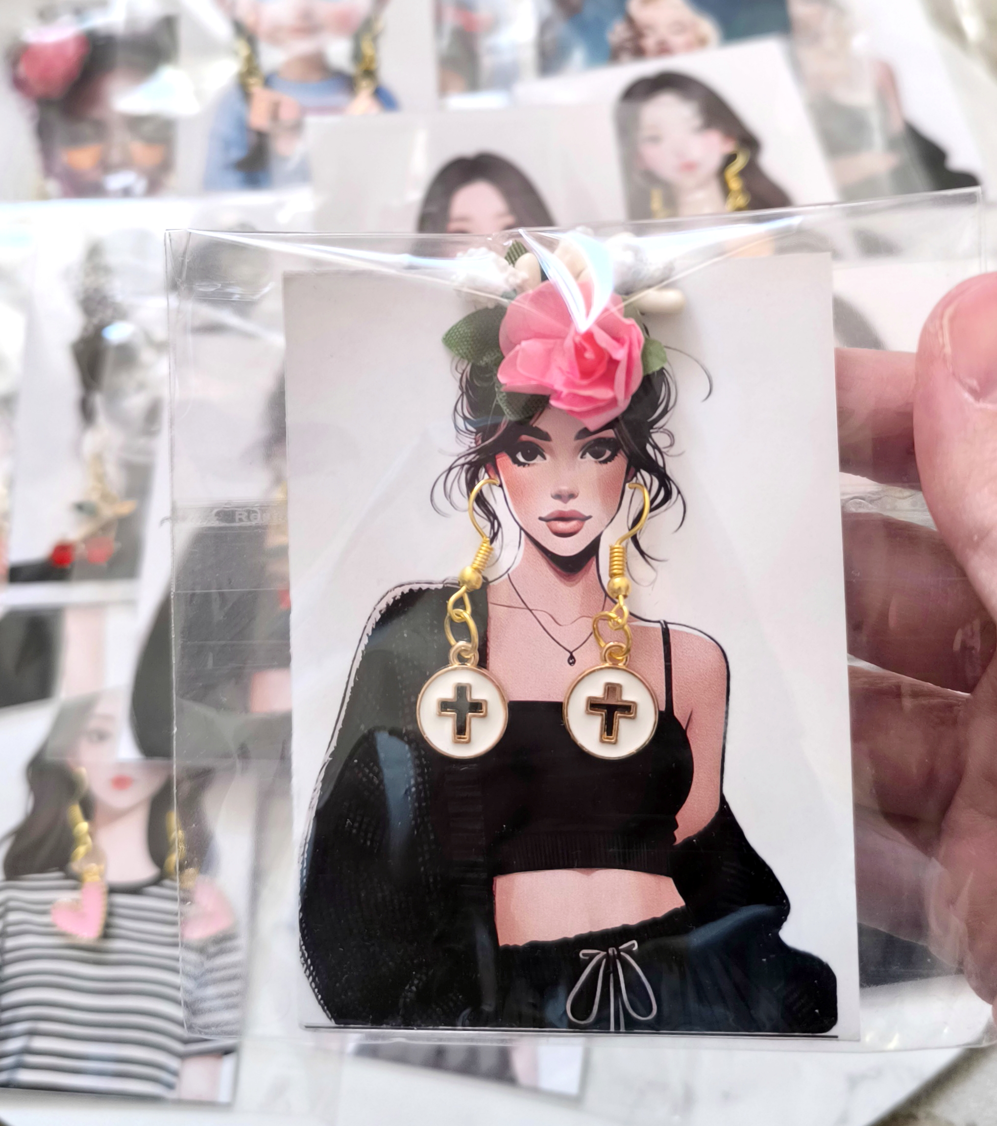 گوشواره فانتزی و جذاب زنانه و دخترانه مناسب هدیه دادن..