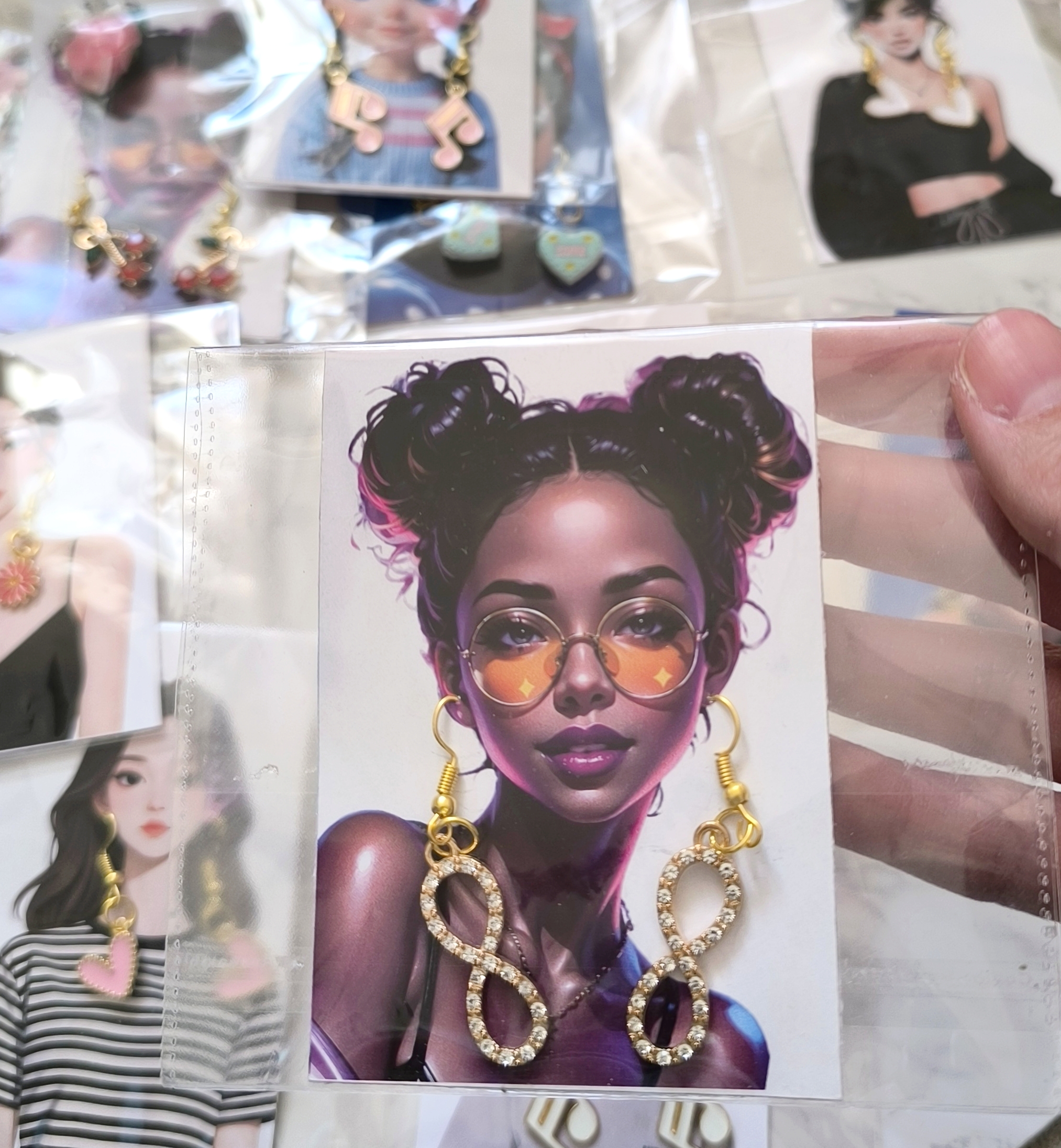 گوشواره فانتزی و جذاب زنانه و دخترانه مناسب هدیه دادن . .