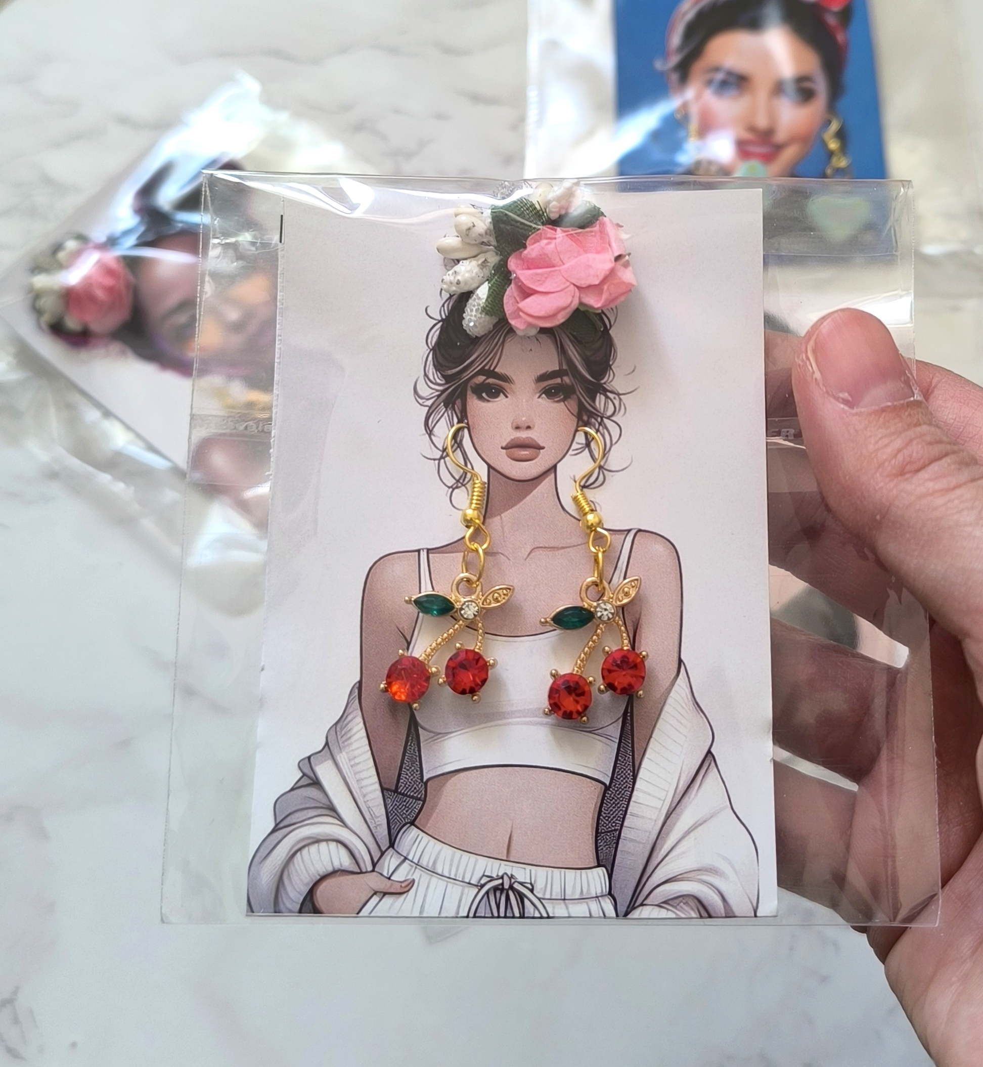 گوشواره فانتزی و جذاب زنانه و دخترانه مناسب هدیه دادن  .....